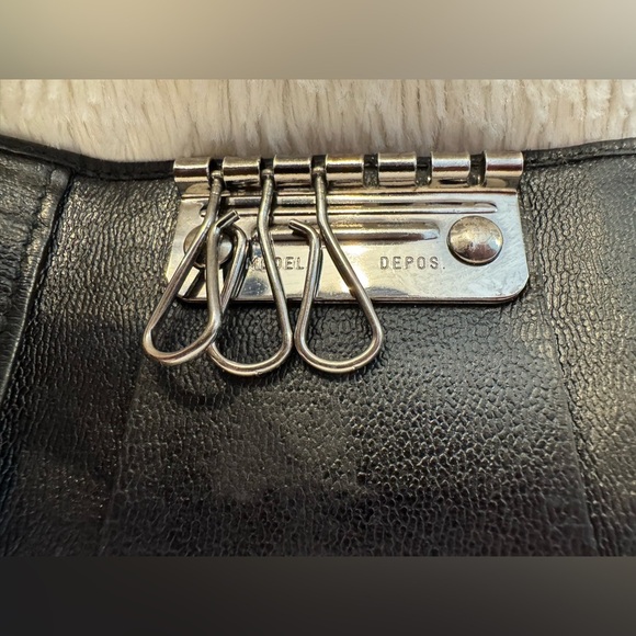 EUC Gucci Vintage Unisex Leather Wallet Keyholder - Picture 10 of 16